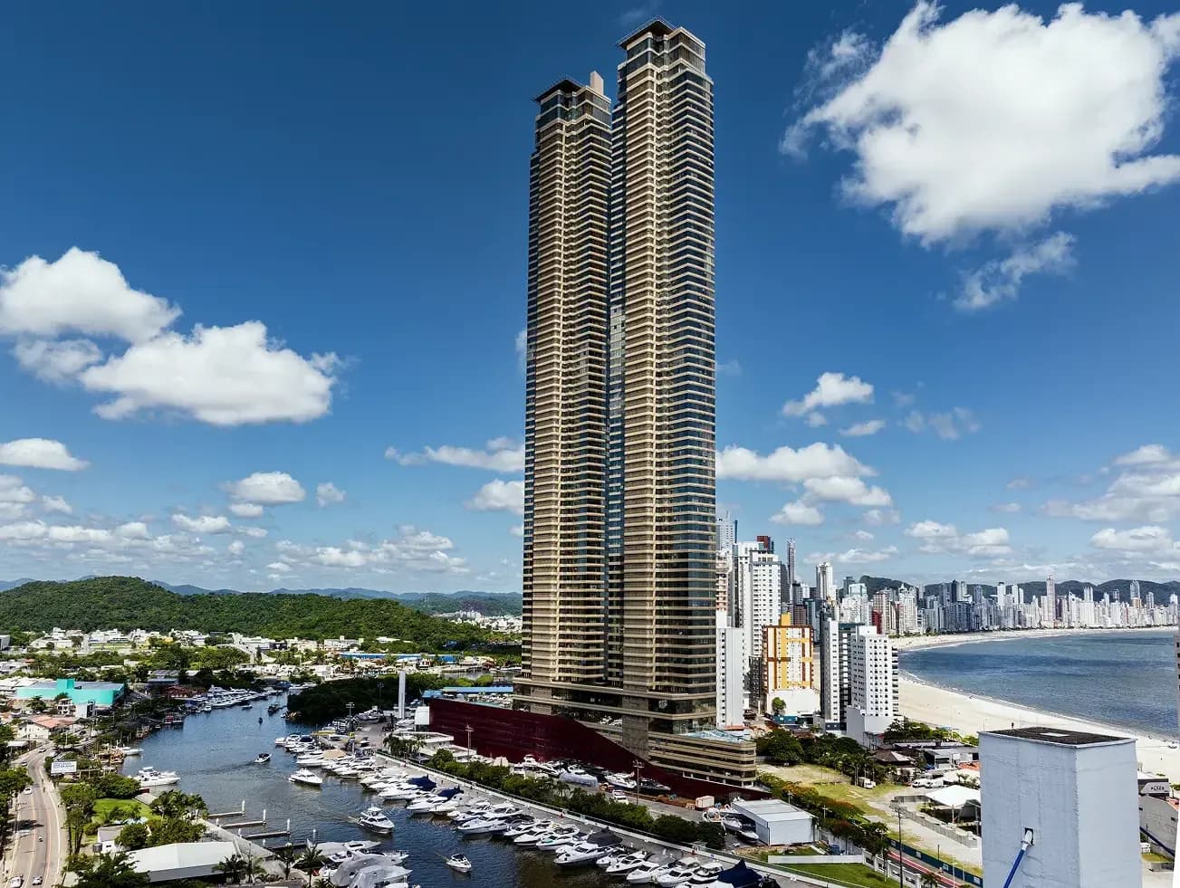 Principais diferenças entre apartamentos de 261 m² e 421 m² no Yachthouse